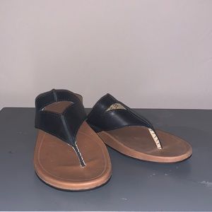 Women’s OluKai Black Leather Flip Flops Size 9